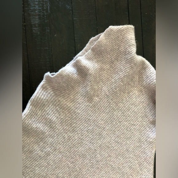 Moth (Anthropologie) - Asymmetrical Cowl Neck / Off Shoulder Sweater - L - Picture 8 of 8